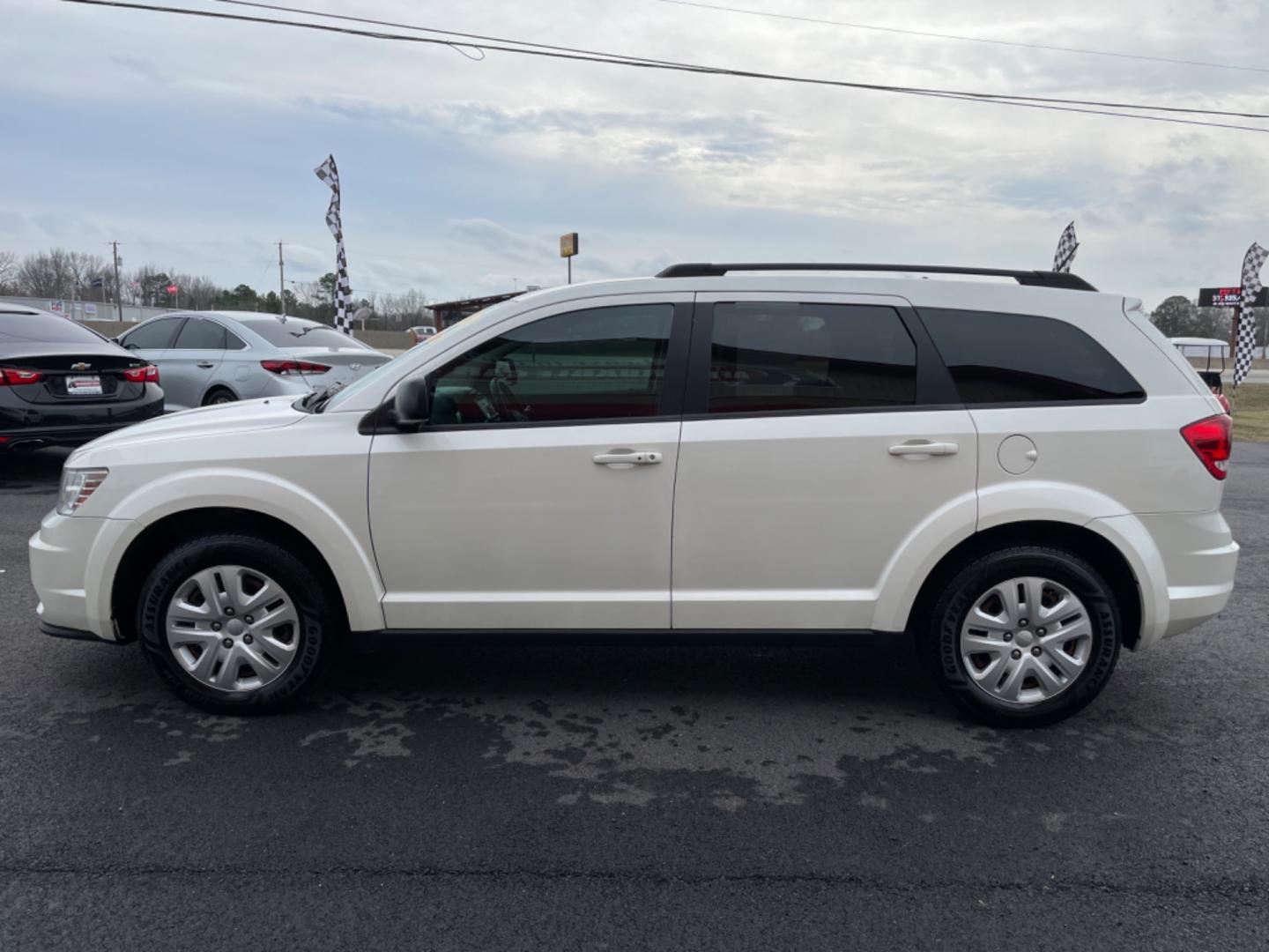 2015 White Dodge Journey (3C4PDCAB5FT) with an 4-Cyl, 2.4 Liter engine, Automatic, 4-Spd w/AutoStick transmission, located at 8008 Warden Rd, Sherwood, AR, 72120, (501) 801-6100, 34.830078, -92.186684 - Photo#4